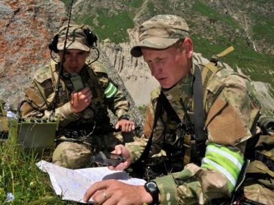 Повязка светоотражающая двухсторонняя.